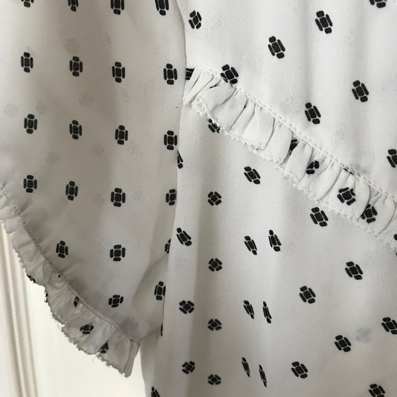 NWT LOFT white and black ruffle top - Picture 4 of 4